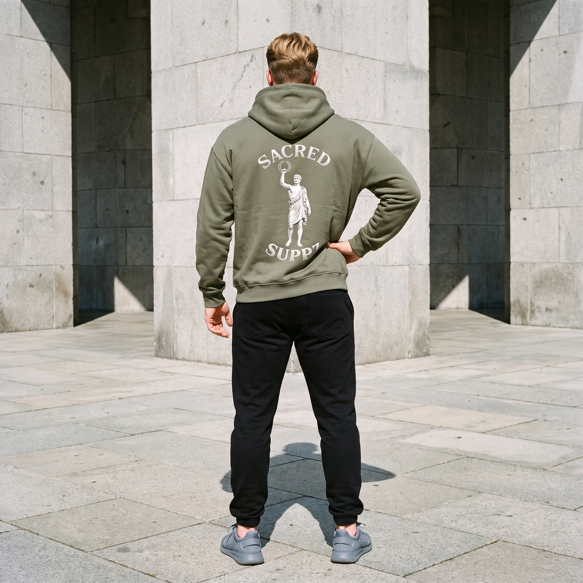 Oversized Hoodie - Triumphator
